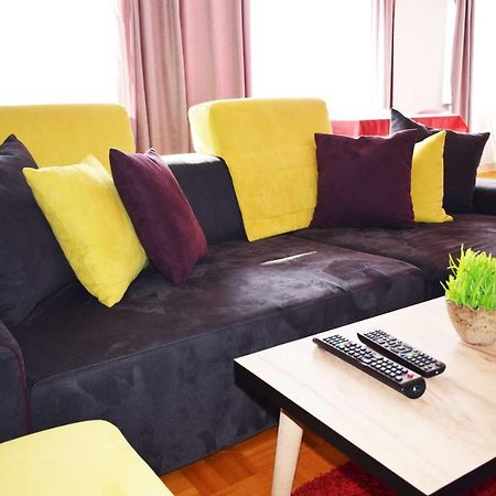 Mickitos Hostel & Apartments สโกเปีย ภายนอก รูปภาพ