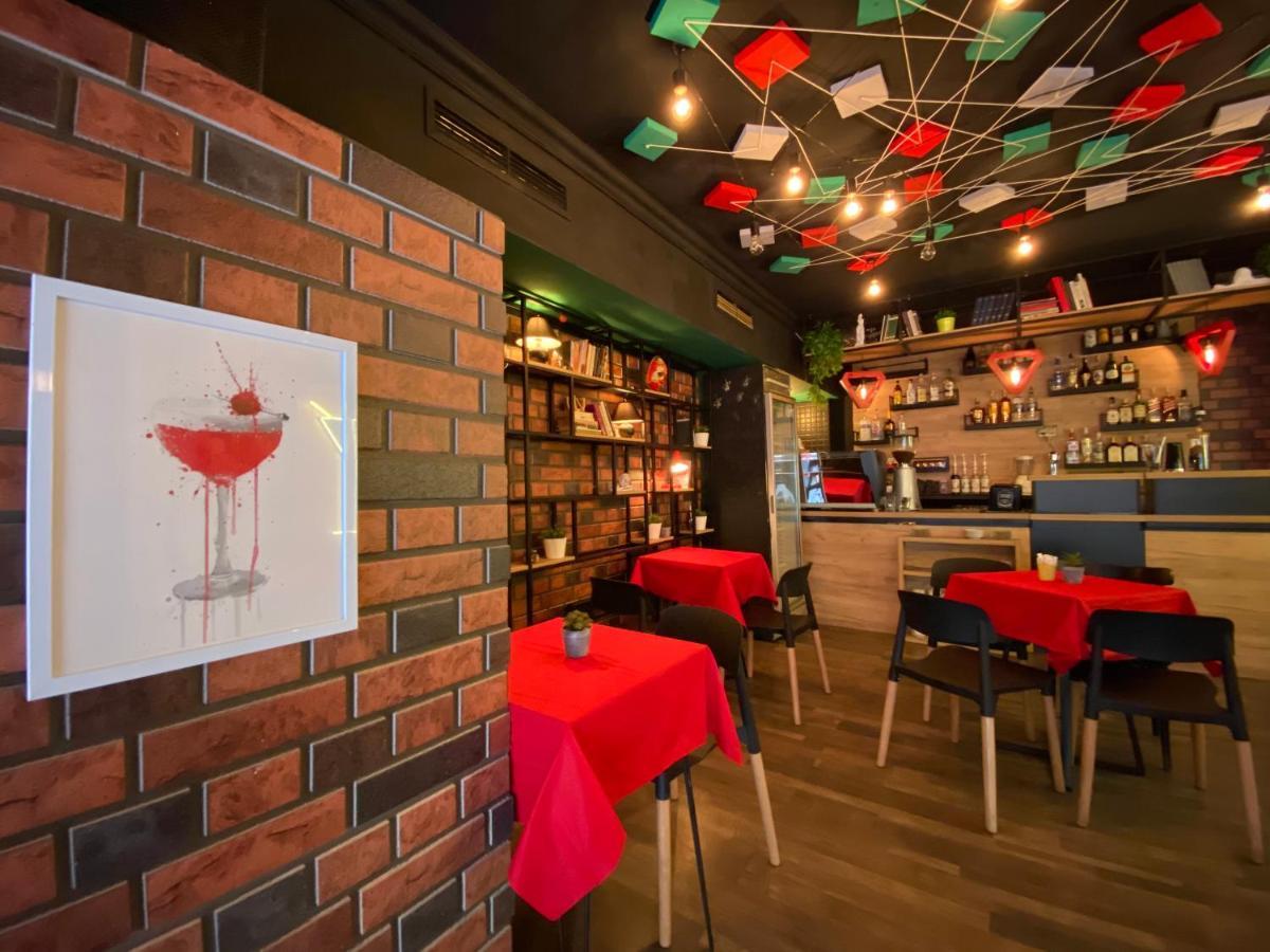 Mickitos Hostel & Apartments สโกเปีย ภายนอก รูปภาพ