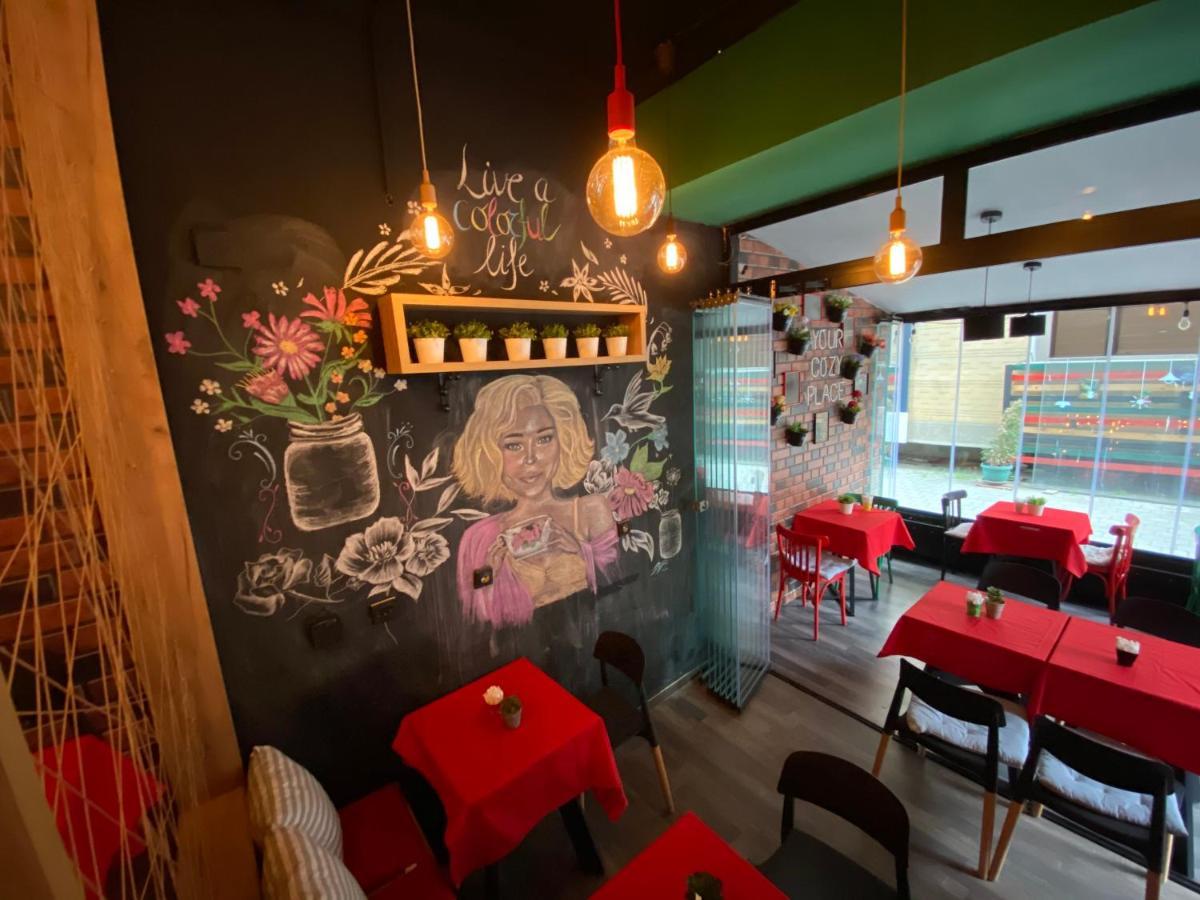 Mickitos Hostel & Apartments สโกเปีย ภายนอก รูปภาพ