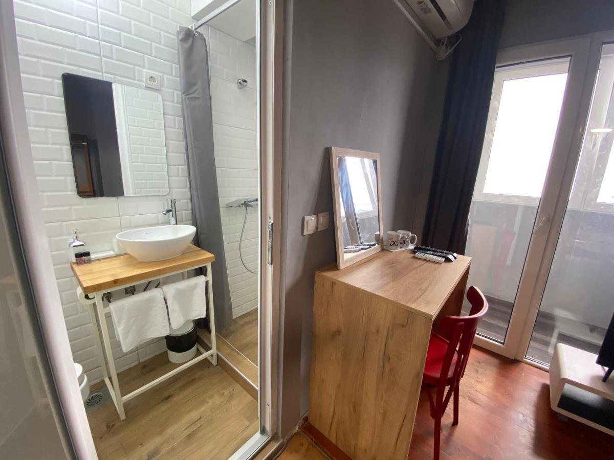 Mickitos Hostel & Apartments สโกเปีย ภายนอก รูปภาพ