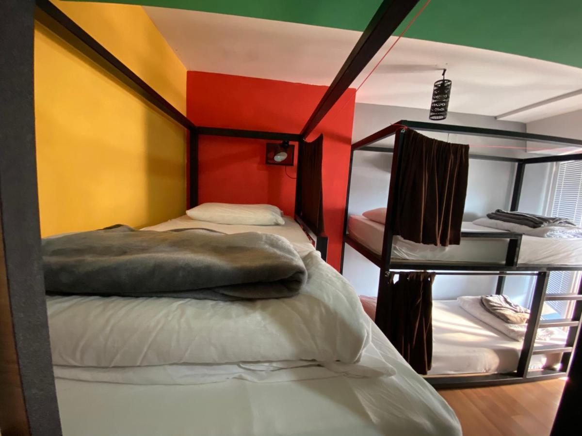 Mickitos Hostel & Apartments สโกเปีย ภายนอก รูปภาพ