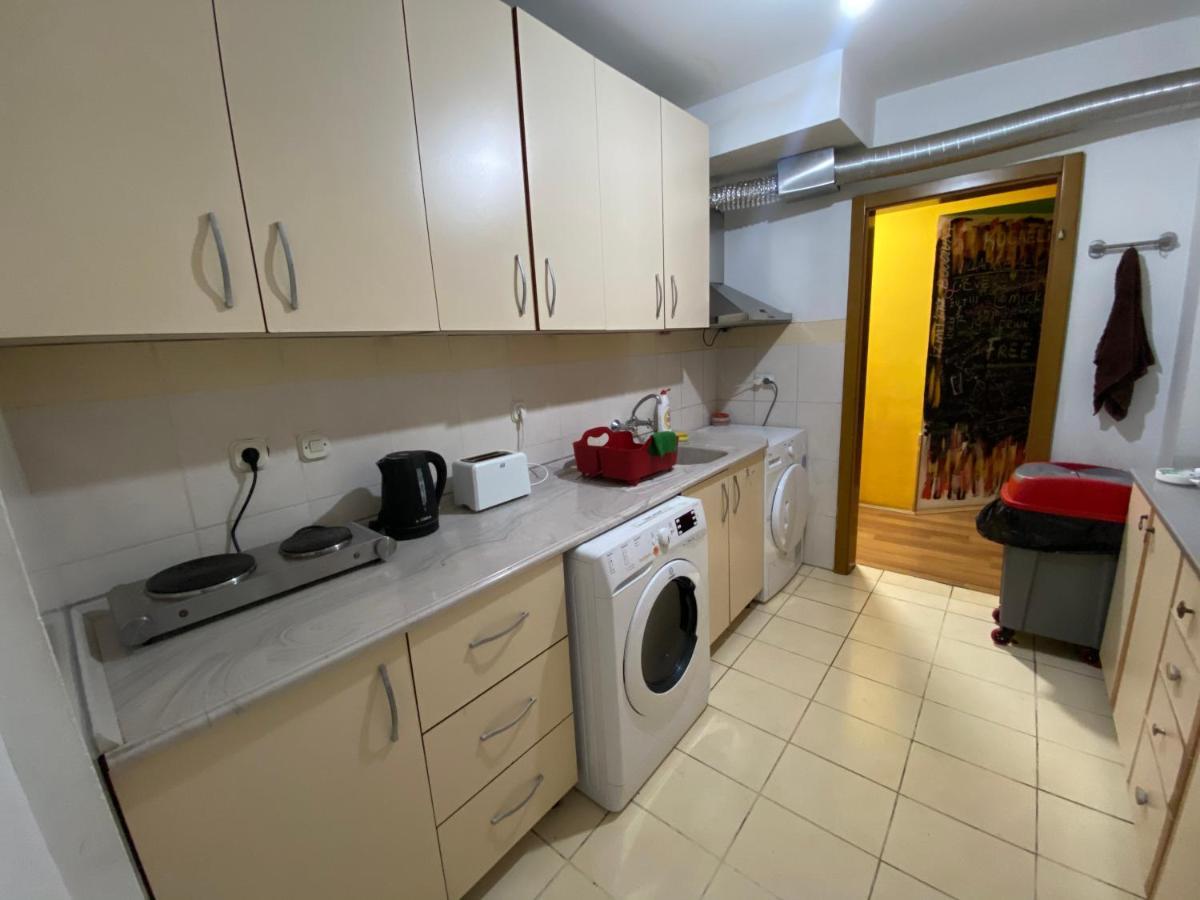 Mickitos Hostel & Apartments สโกเปีย ภายนอก รูปภาพ