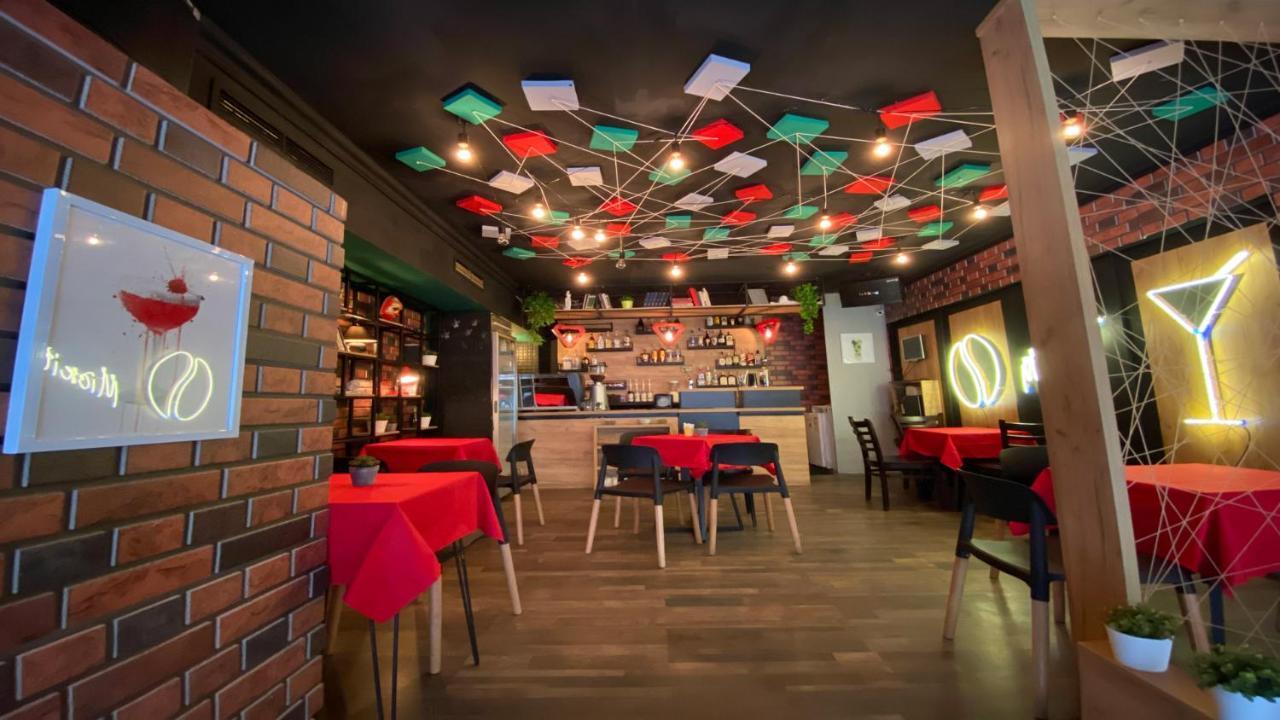 Mickitos Hostel & Apartments สโกเปีย ภายนอก รูปภาพ
