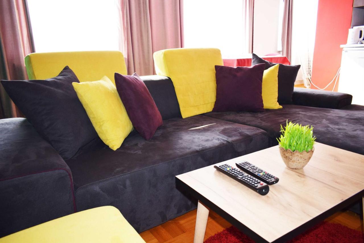 Mickitos Hostel & Apartments สโกเปีย ภายนอก รูปภาพ