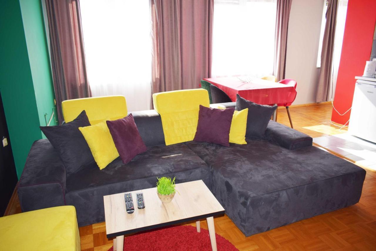 Mickitos Hostel & Apartments สโกเปีย ภายนอก รูปภาพ