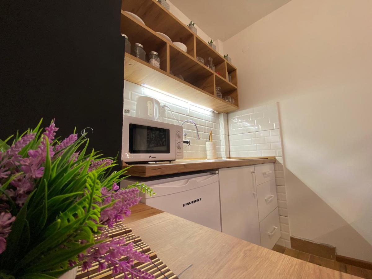 Mickitos Hostel & Apartments สโกเปีย ภายนอก รูปภาพ